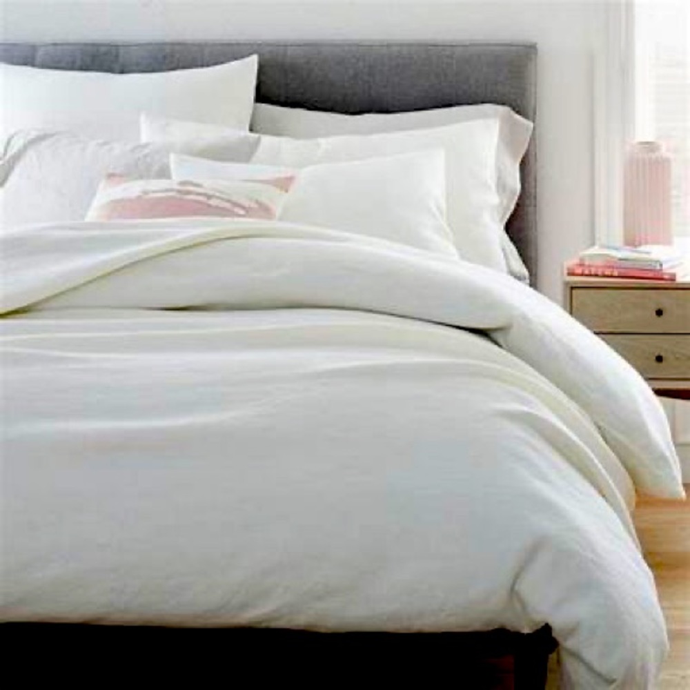 West Elm Hemp King / Cal King duvet cover in Alabaster, Never used.